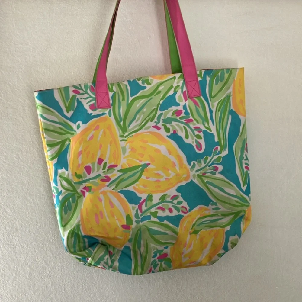 Lilly Pulitzer Estee Lauder Tote & Wristlet Lemons Floral Pink Green Blue - Picture 3 of 7